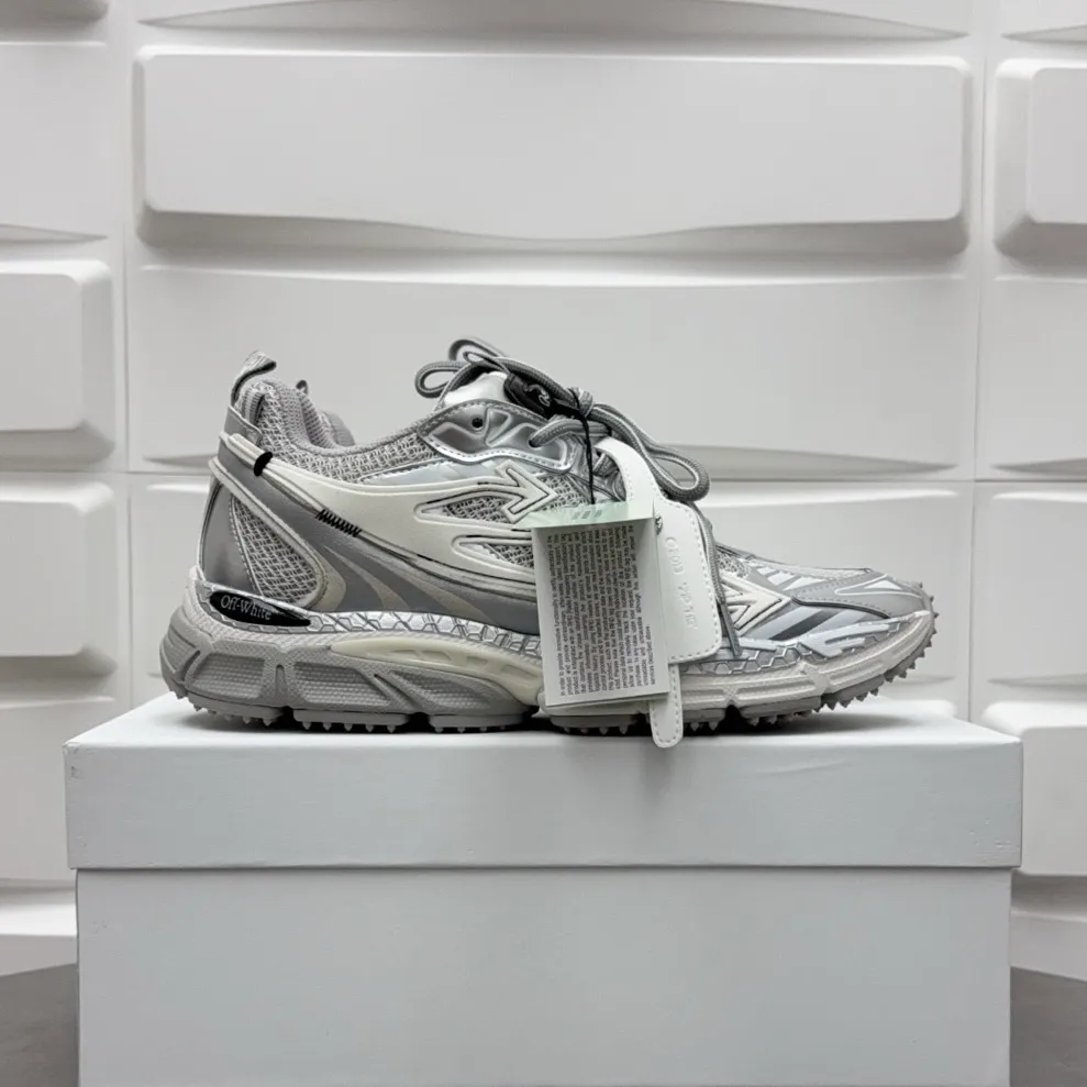 【off- white】P: 720💰Couple style👫, Size: 35-44 (Male 38.45.46 custom-made) High-quality version👊"Out of office" series original mold opening, original lasting, production process 1:1 original version ➰OFF GREY) OFF-WHITE Be Right Back Couple style👫Round toe lace-up arrow pattern low-top lifestyle casual shoes green. A running shoe called the "Be Right Back" sneaker. The design of this sneaker is inspired by Japanese sports aesthetics and craftsmanship, with running performance and principles at its core.
